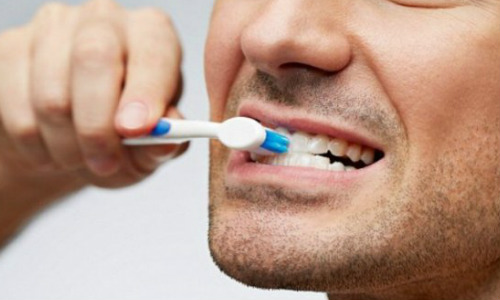 Чистка зубов спасет от артрита